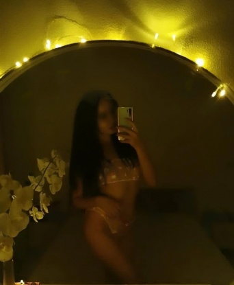 🌊✨ Мои услуги приведут тебя в удивительное состояние блаженства, где каждая клеточка тела будет петь от удовольствия. 💫💋 Я знаю, как осуществить все твои фантазии и желания, воплотить самые смелые мечты. 🔥🌙 Живу я в Москве, городе страсти и возможностей, и с удовольствием проведу время в компании состоятельного и щедрого джентльмена. 💃💼 Отзывы моих клиентов говорят о моем нежном и профессиональном подходе. Фото говорят сами за себя - я притягательная и сексуальная леди, осуществлю все твои сокровенные желания. 📸💞 Жду твоего звонка, чтобы подарить тебе незабываемые моменты нашей встречи в Москве. 💫💋 Вера
