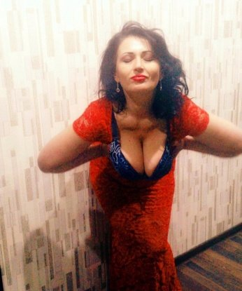 Живу в Москве и предлагаю незабываемые моменты удовольствия и наслаждения. Фото и отзывы подтверждают мою привлекательность и профессионализм. У меня широкий спектр услуг: эротический массаж, классический секс, оральный секс, глубокий минет, стриптиз и многое другое. Буду рада вас порадовать своими навыками и возбудить вас до предела. Ответственно отношусь к вашей конфиденциальности и гарантирую полную безопасность. Не откладывайте свое удовольствие на потом, позвоните мне прямо сейчас! 😘😉🔥 Елена